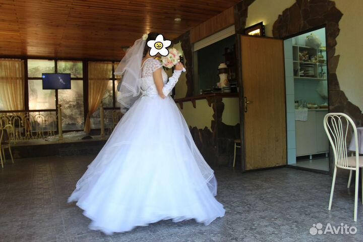 Свадебное платье