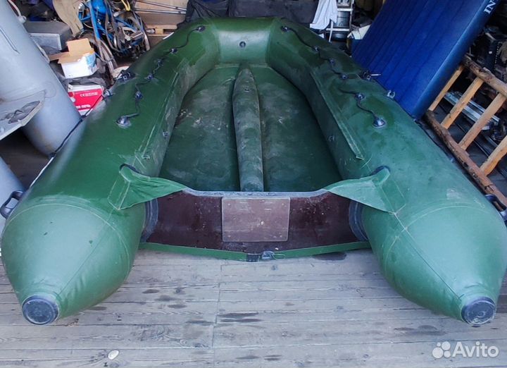 Лодка Ривьера 3800