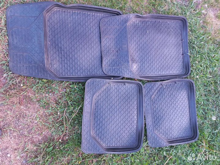 Автомобильные коврики резиновые