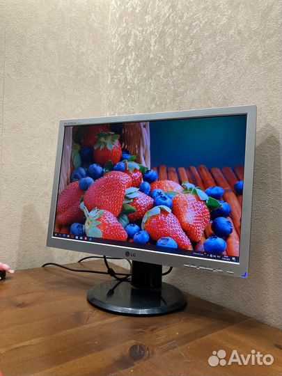 22'' Монитор LG