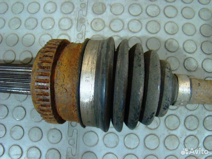 KIA Sportage 3 Полуось задняя правая