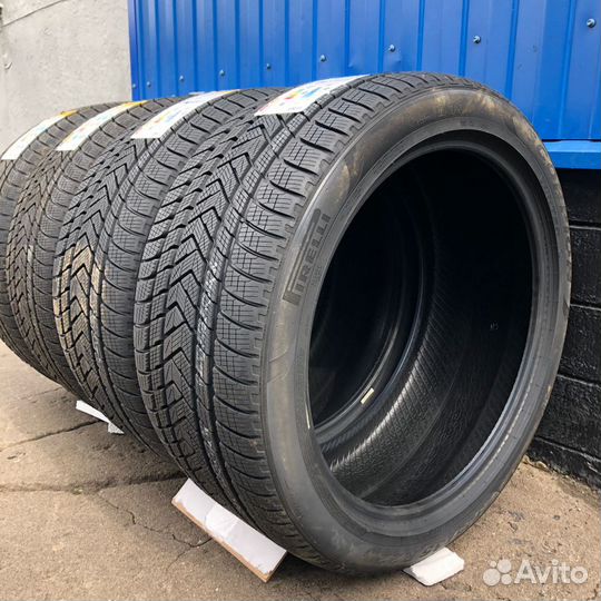 Pirelli Scorpion Winter 285/40 R22 и 325/35 R22 110V