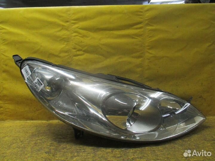Фара правая Peugeot 407 VF36