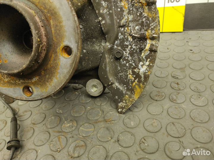 Кулак поворотный передний правый Bmw 320I E90