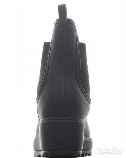 Резиновые ботинки