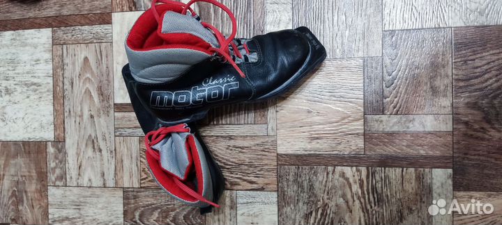 Лыжные ботинки