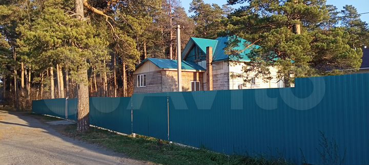 Коттедж 184 м² на участке 18 сот.