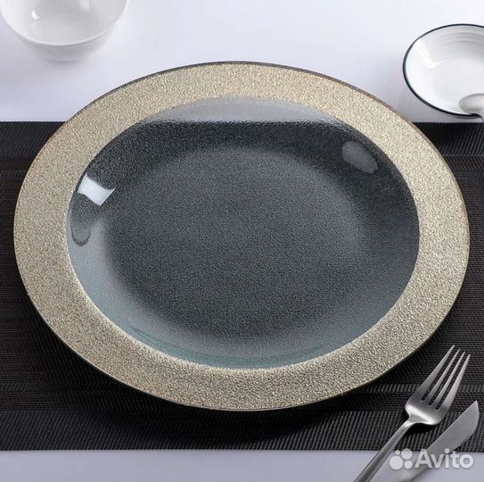 Новые тарелки 2шт подстановочные