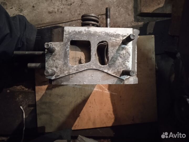 ГБЦ двигателя 402