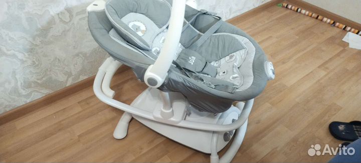 Шезлонг детский joie