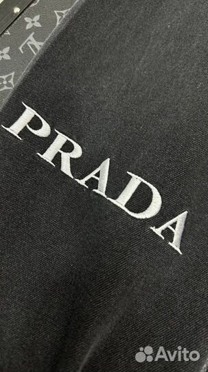 Джинсы Prada женские