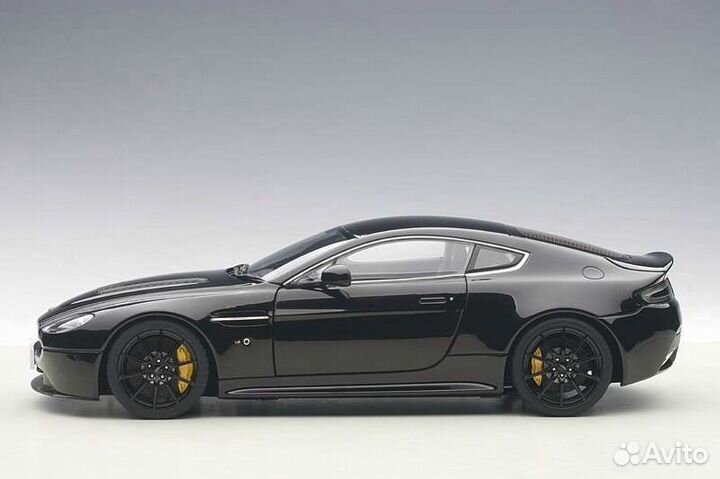 Aston Martin V12 Vantage S 1/18