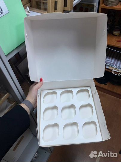 Коробочка для капкейков и кексов белая