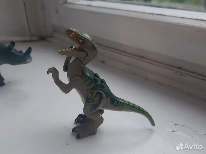 Lego-динозавр