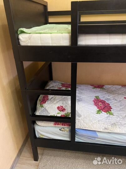 Кровать двухьярусная