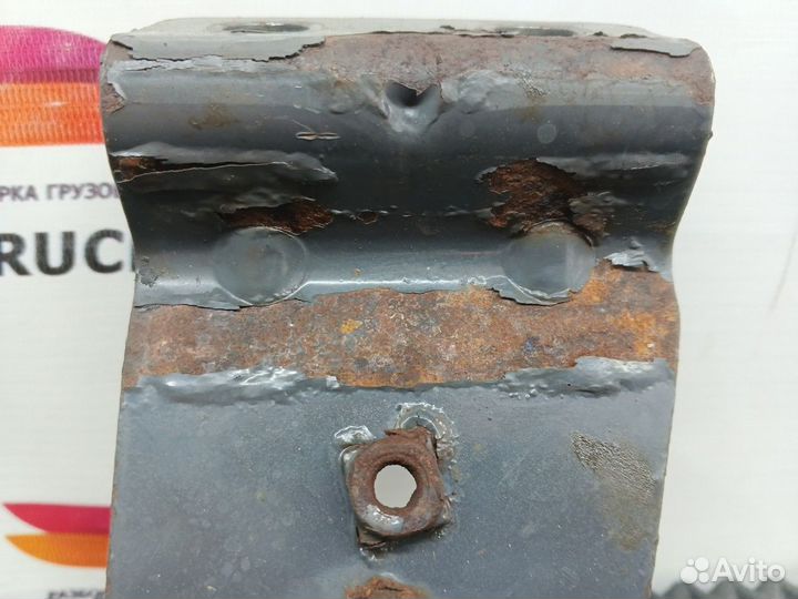 Кронштейн крана уровня пола Volvo FH