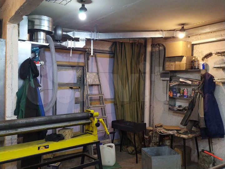 Гараж, > 30 м²