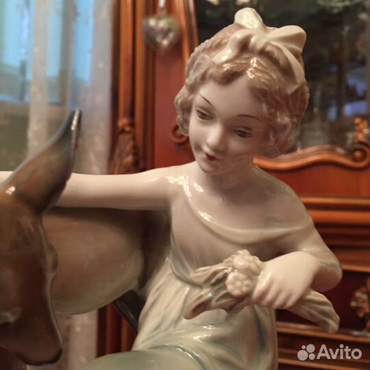 Статуэтка. Германия Rosenthal девочка С косулей