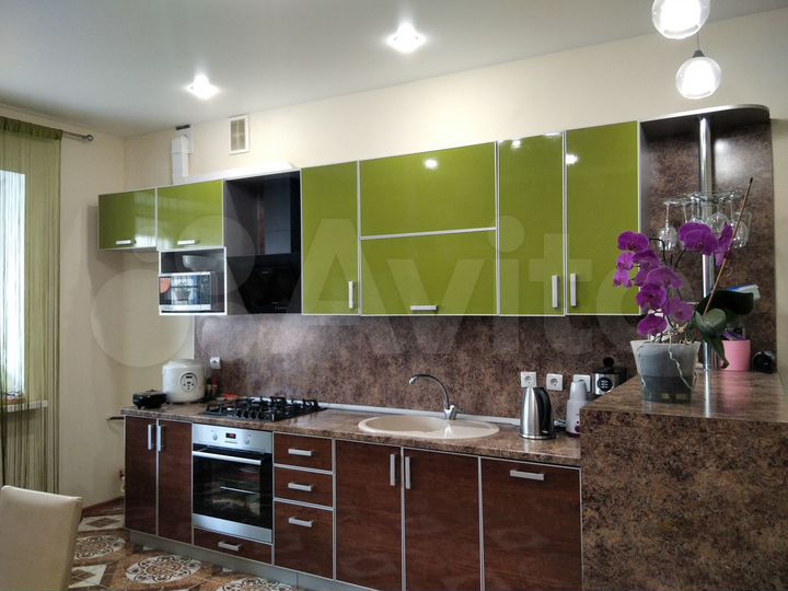 Дом 210 м² на участке 3 сот.