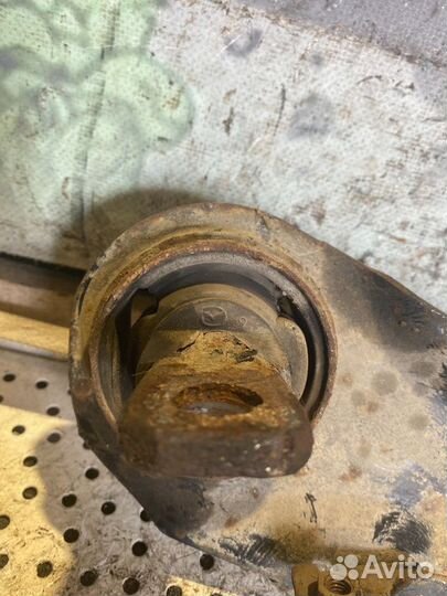 Рычаг задний правый Mazda 6