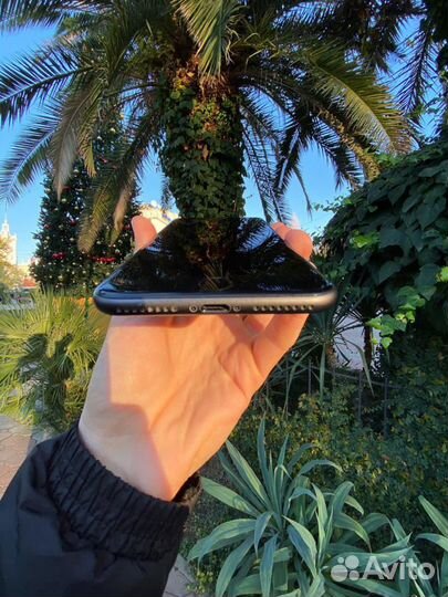 iPhone 8 Plus, 64 ГБ