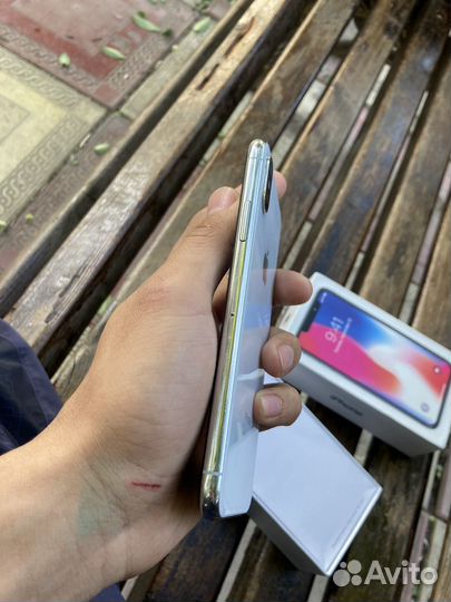 iPhone X, 64 ГБ