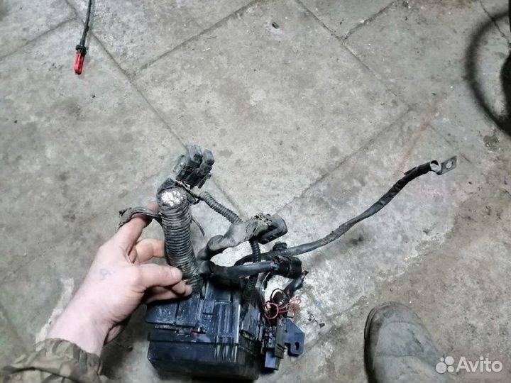 Блок предохранителей Mitsubishi Lancer 9