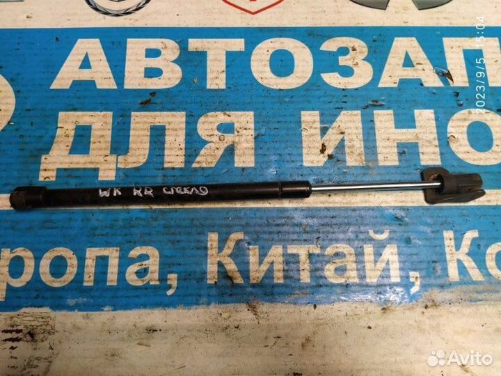 Амортизатор стекла багаж. RR Gr. Cherokee WK 05-10