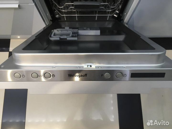 Weissgauff BDW 4543 D (почти новая)