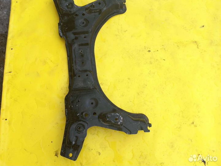 Suzuki liana передний подрамник