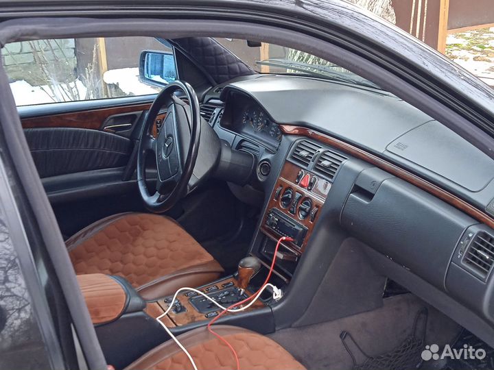 Mercedes-Benz E-класс 2.4 AT, 1999, 580 000 км