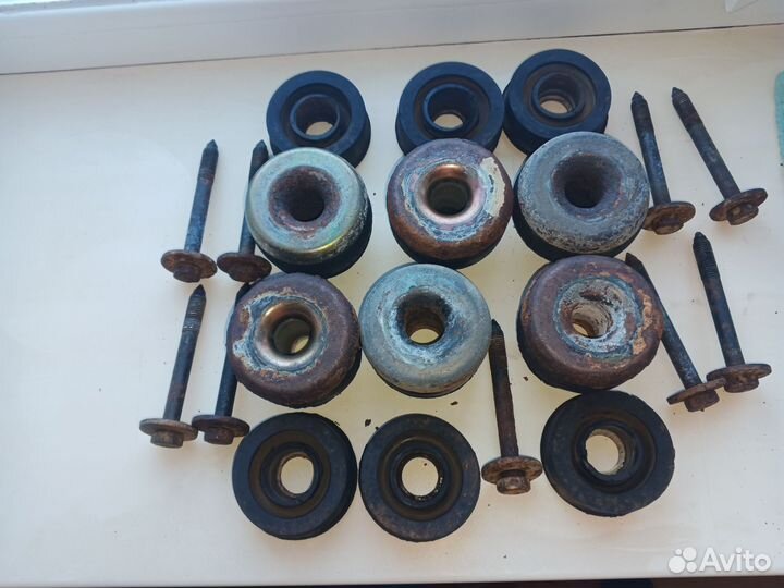 Подушки кузова Mercedes ml 163