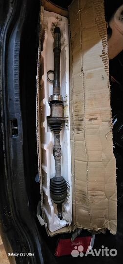 Привод передний правый Toyota Camry 2.5