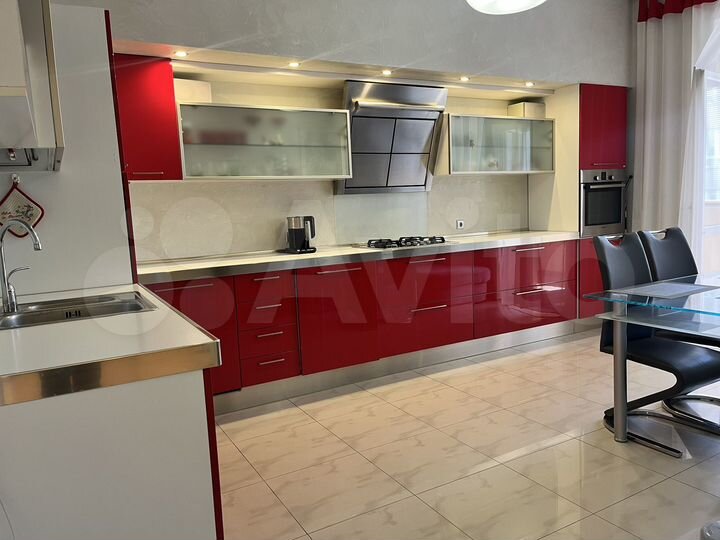 2-к. квартира, 90 м², 3/8 эт.