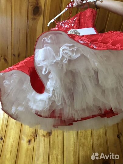 Платье очень красивое