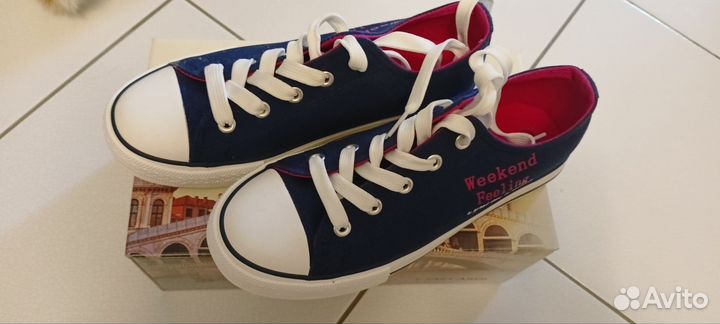 Кроссовки для девочки