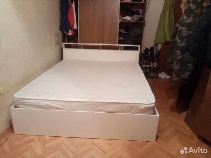 Кровать двухспальная