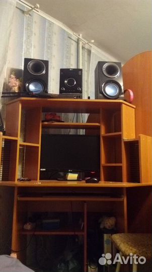 Компьютерный стол