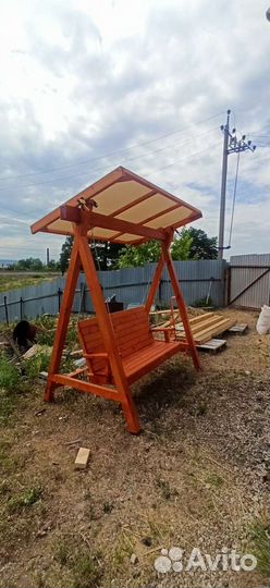 Садовые качели из дерева
