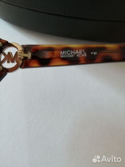 Солнцезащитные очки женские Michael Kors