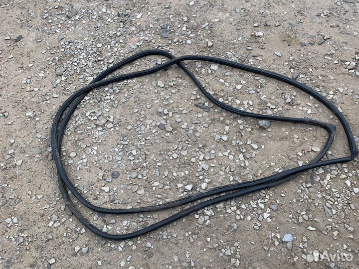 Уплотнитель задней двери nissan almera g15