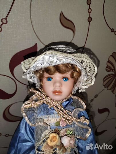Кукла фарфоровая коллекционная