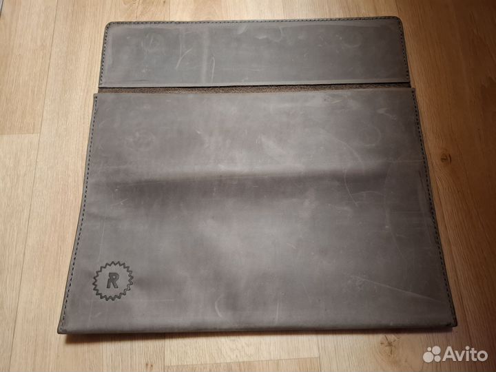 Кожаный чехол на нетбук