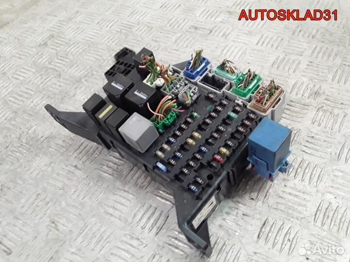 Блок предохранителей Ford Mondeo 3 1s7t14a073af