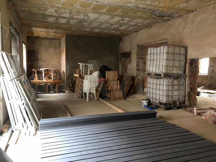 Продам торговое помещение, 586 м²