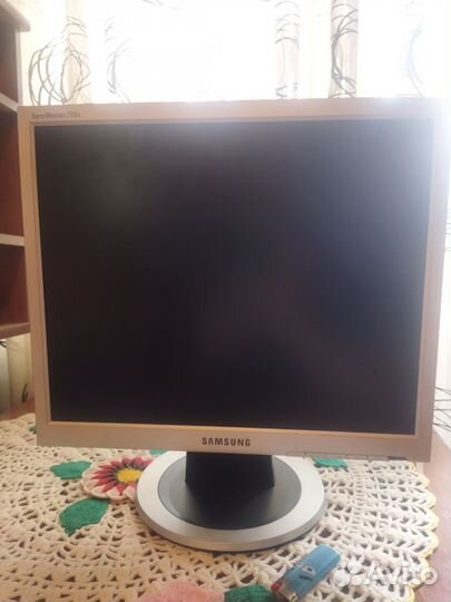 Монитор Samsung syncmaster 710n