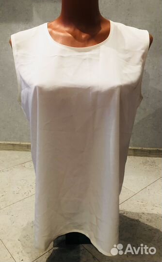 Два огромных пакета одежды 50