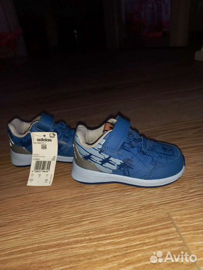 Кроссовки детские