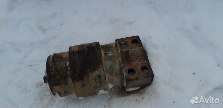 Каток поддерживающий Hitachi ZX200LC-3