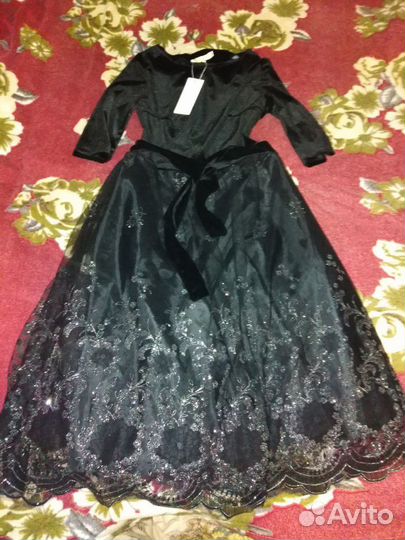 Платье вечернее